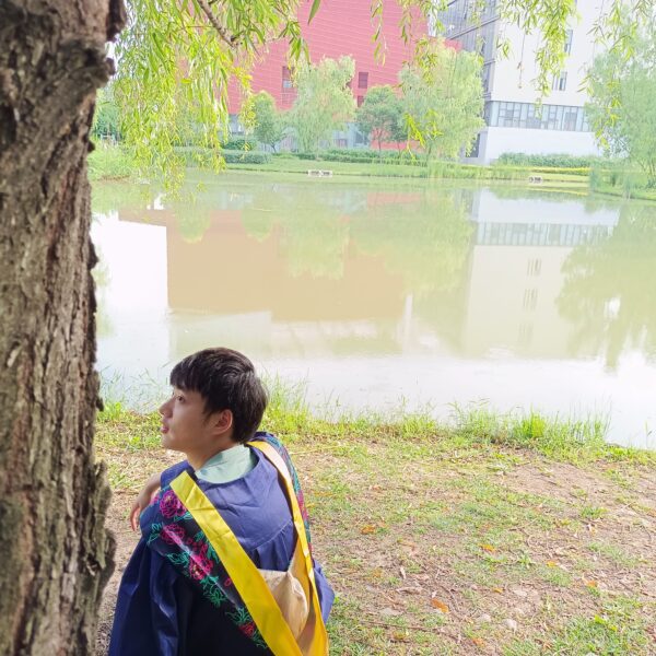 小胡毕业啦